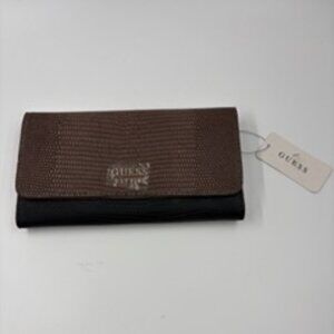 Guess Lyndi Slim Clutch Wallet